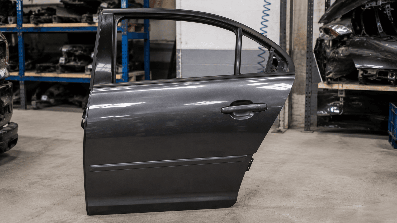 Puerta de coche de segunda mano en desguace autorizado