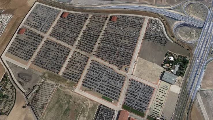 Vista aérea de Desguaces La Torre en Torrejón de la Calzada, el mayor desguace de Europa con 240.000 m²